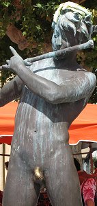 Félix Maurice Charpentier - L'Improvisateur (lifesize bronze, Bandol, France) Félix Maurice Charpentier - L'Improvisateur (lifesize bronze, Bandol, France)