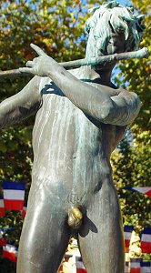 Félix Maurice Charpentier - L'Improvisateur (lifesize bronze, Bandol, France) Félix Maurice Charpentier - L'Improvisateur (lifesize bronze, Bandol, France)